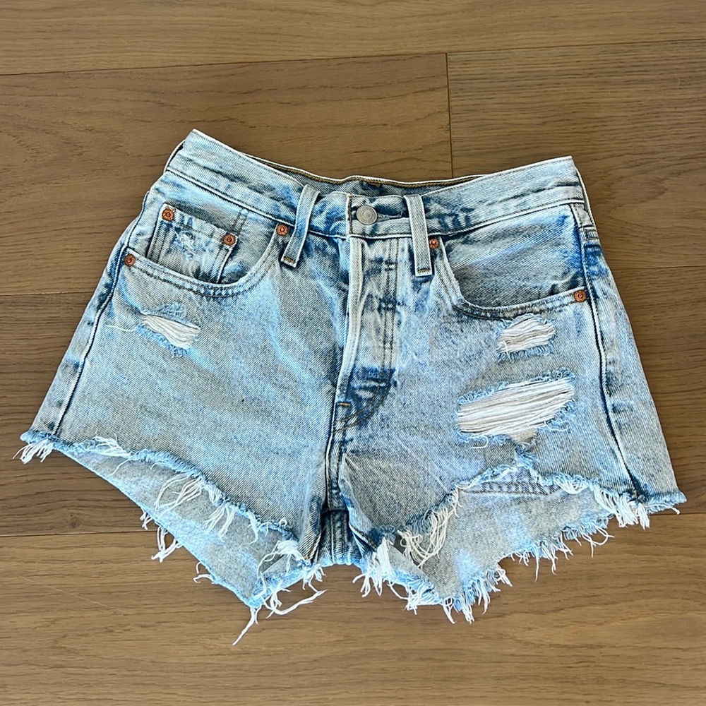 Levi’s cutoff Jean shorts